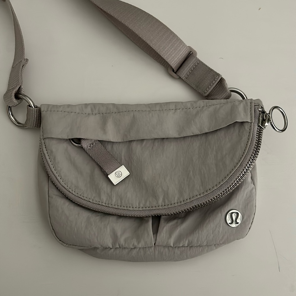 Lululemon bag